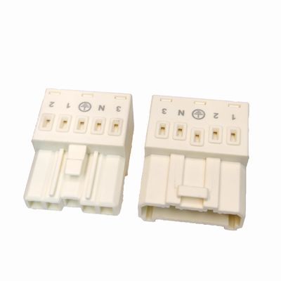 Đầu nối đèn LED 450V 16A màu trắng với khoảng cách giữa các chân 15mm